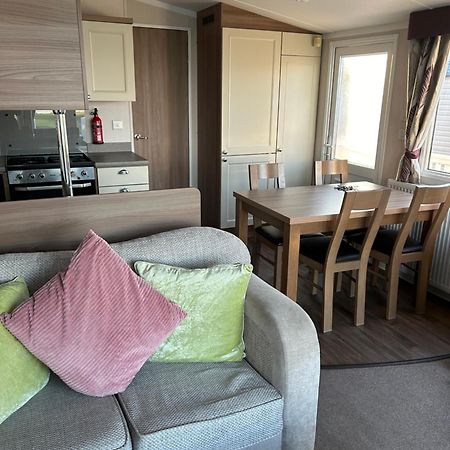3 Bedroomed Caravan With Amazing Sea Views! Scarborough Exteriör bild
