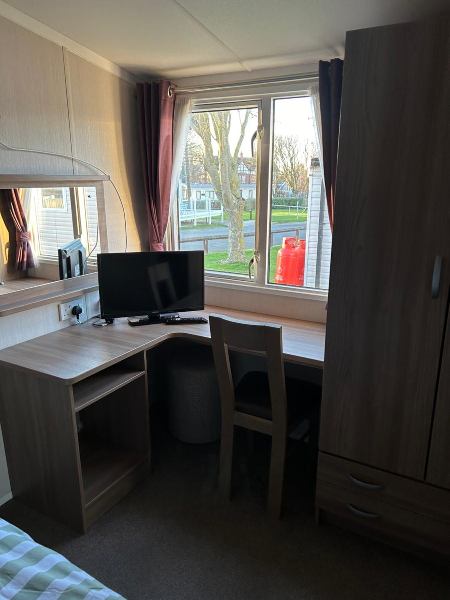 3 Bedroomed Caravan With Amazing Sea Views! Scarborough Exteriör bild