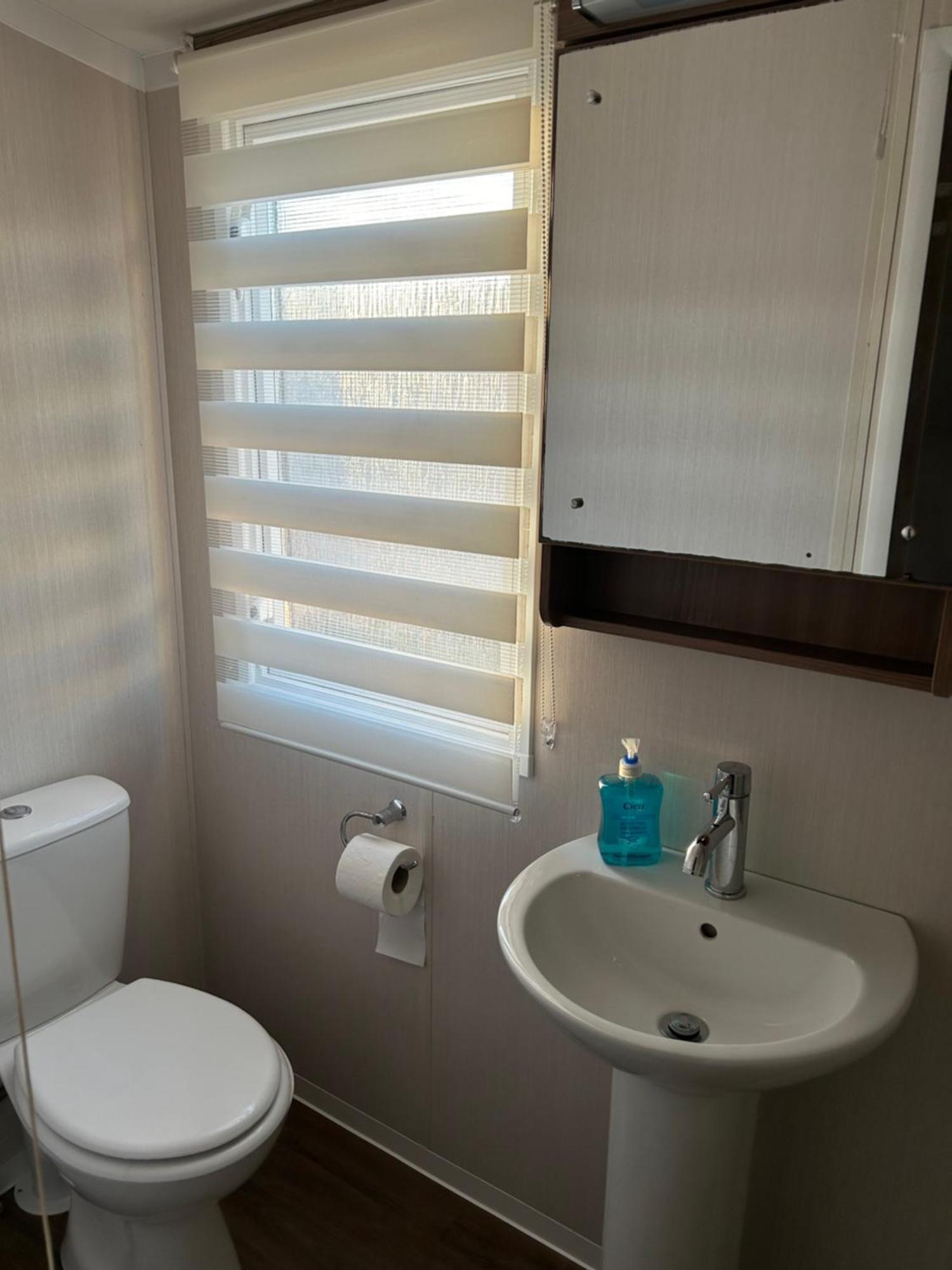 3 Bedroomed Caravan With Amazing Sea Views! Scarborough Exteriör bild